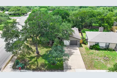 7906 Wycombe Drive, Austin, TX 78749 - Photo 25
