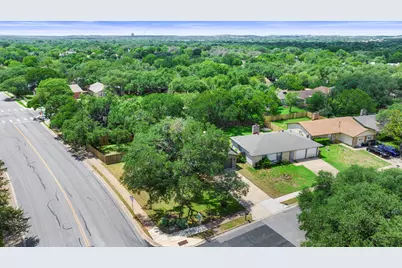 7906 Wycombe Drive, Austin, TX 78749 - Photo 27