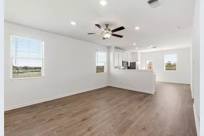 174 Green Berets Bend, Jarrell, TX 76537 - Photo 7