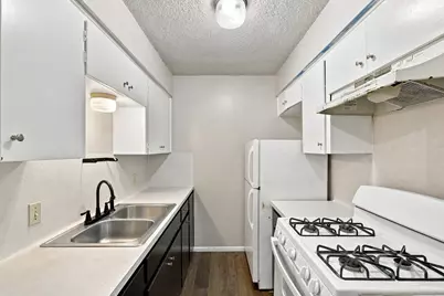 2319 Greenfield Parkway #207, Austin, TX 78741 - Photo 9