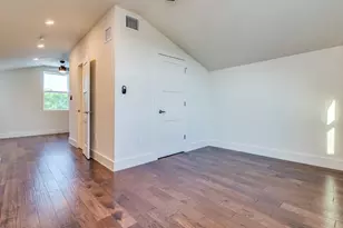 6412 Carson Rdg, Austin, TX 78741 - Photo 17