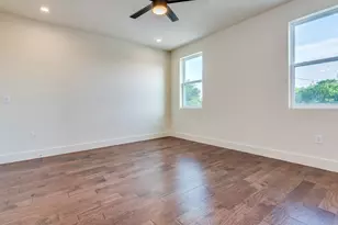 6412 Carson Rdg, Austin, TX 78741 - Photo 13