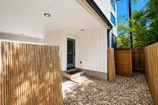 913 Duncan Ln, Austin, TX 78705 - Photo 17