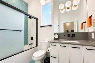 913 Duncan Ln, Austin, TX 78705 - Photo 3