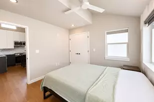 913 Duncan Ln, Austin, TX 78705 - Photo 11