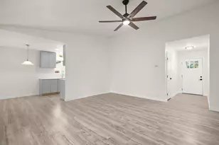 2100 Deadwood Dr, Austin, TX 78744 - Photo 9