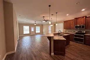 103 S Kanaio Dr, Bastrop, TX 78602 - Photo 3
