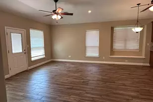 103 S Kanaio Dr, Bastrop, TX 78602 - Photo 9
