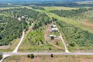2690 Co Rd 466, Elgin, TX 78621 - Photo 9