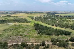 2690 Co Rd 466, Elgin, TX 78621 - Photo 17
