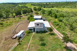 2690 Co Rd 466, Elgin, TX 78621 - Photo 3