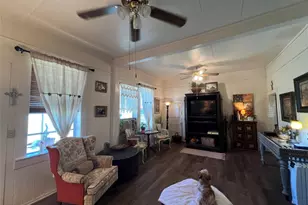 204 Brewster St, Florence, TX 76527 - Photo 5