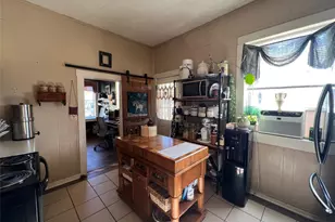 204 Brewster St, Florence, TX 76527 - Photo 11