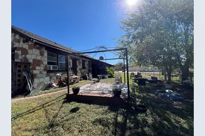 204 Brewster Street, Florence, TX 76527 - Photo 23