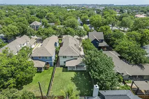 705 E 49th St, Austin, TX 78751 - Photo 31