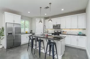 705 E 49th St, Austin, TX 78751 - Photo 11