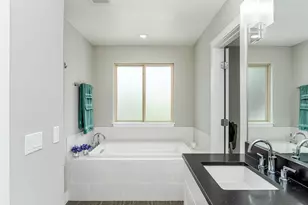 705 E 49th St, Austin, TX 78751 - Photo 21