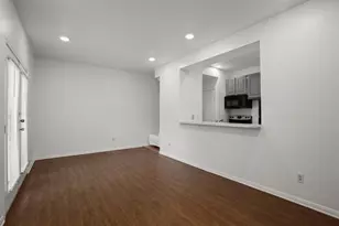 914 W 22nd 1/2 St, Austin, TX 78705 - Photo 5