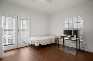 914 W 22nd 1/2 St, Austin, TX 78705 - Photo 3