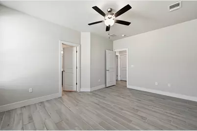 8401 Orizzonte Street, Austin, TX 78744 - Photo 11