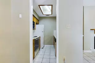 2706 Salado St, Austin, TX 78705 - Photo 7