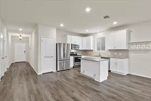 1705 T H Johnson Dr, Taylor, TX 76574 - Photo 9