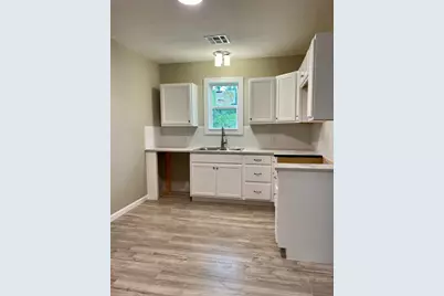806 Central Avenue, Cameron, TX 76520 - Photo 3