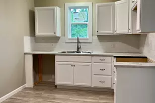 806 Central Ave, Cameron, TX 76520 - Photo 3