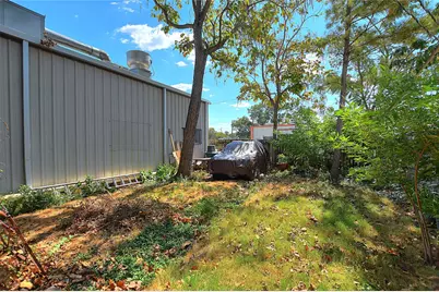 110 NE 2nd Street, Smithville, TX 78957 - Photo 7