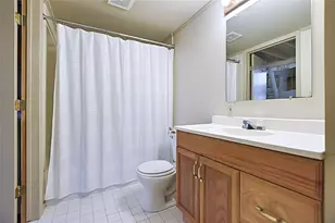 110 NE 2nd St, Smithville, TX 78957 - Photo 13