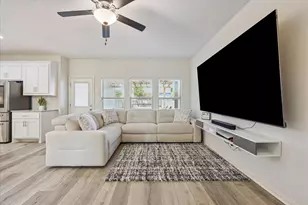 8720 Mina Dr, Austin, TX 78747 - Photo 7