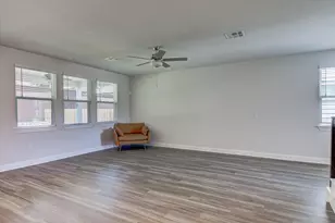 15610 Ellinger Dr, Austin, TX 78728 - Photo 13