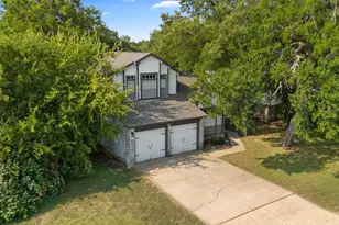 2107 Raintree Path, Round Rock, TX 78664 - Photo 3