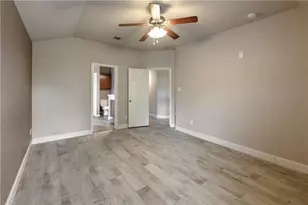 107 Creston St, Hutto, TX 78634 - Photo 17