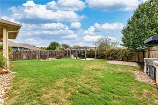 107 Creston St, Hutto, TX 78634 - Photo 31