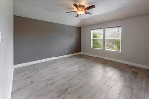 107 Creston St, Hutto, TX 78634 - Photo 9