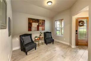 107 Creston St, Hutto, TX 78634 - Photo 5