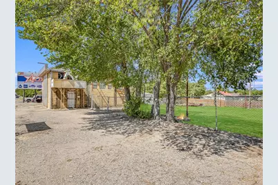 1010 N Main Street, Taylor, TX 76574 - Photo 3