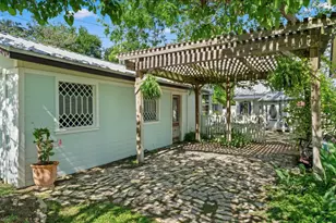 702 E Main St, Round Rock, TX 78664 - Photo 25