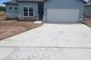 506 Story Ave, Florence, TX 76527 - Photo 7