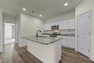 305 Redfish Ln, Hutto, TX 78634 - Photo 7