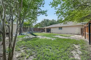 705 Palmer St, Rockdale, TX 76567 - Photo 17