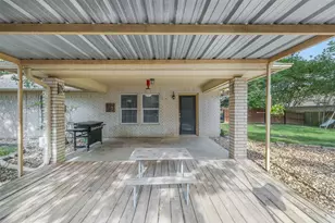 705 Palmer St, Rockdale, TX 76567 - Photo 21
