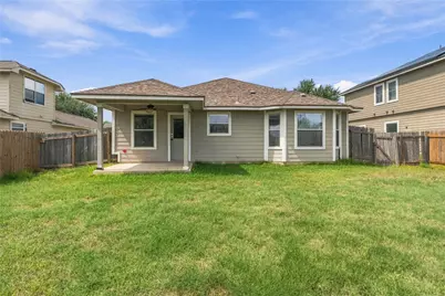 405 Bandara Woods Boulevard, Elgin, TX 78621 - Photo 27
