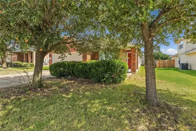 405 Bandara Woods Boulevard, Elgin, TX 78621 - Photo 3