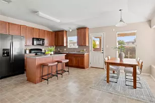 405 Bandara Woods Blvd, Elgin, TX 78621 - Photo 9