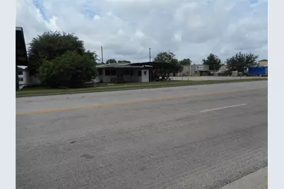 1107 W 2nd Street, Taylor, TX 76574 - Photo 1