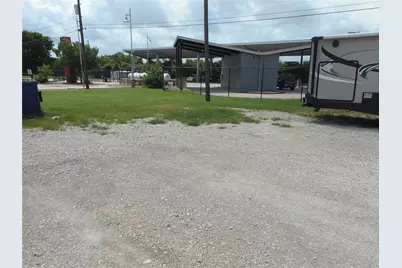 1107 W 2nd Street, Taylor, TX 76574 - Photo 11