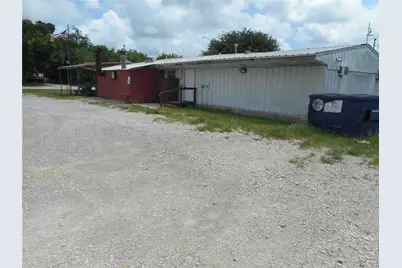 1107 W 2nd Street, Taylor, TX 76574 - Photo 13