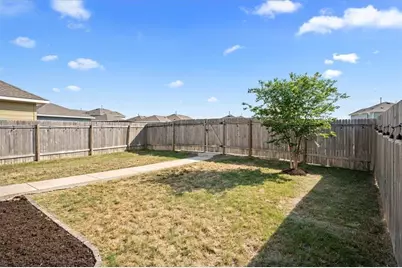 215 Friendship Oak Drive, San Marcos, TX 78666 - Photo 19